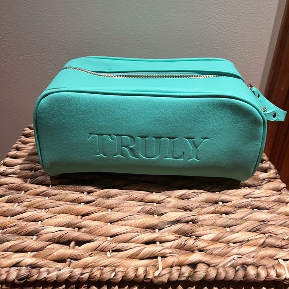 TRULY Mint Green Cosmetic Bag - Picture 2 of 5